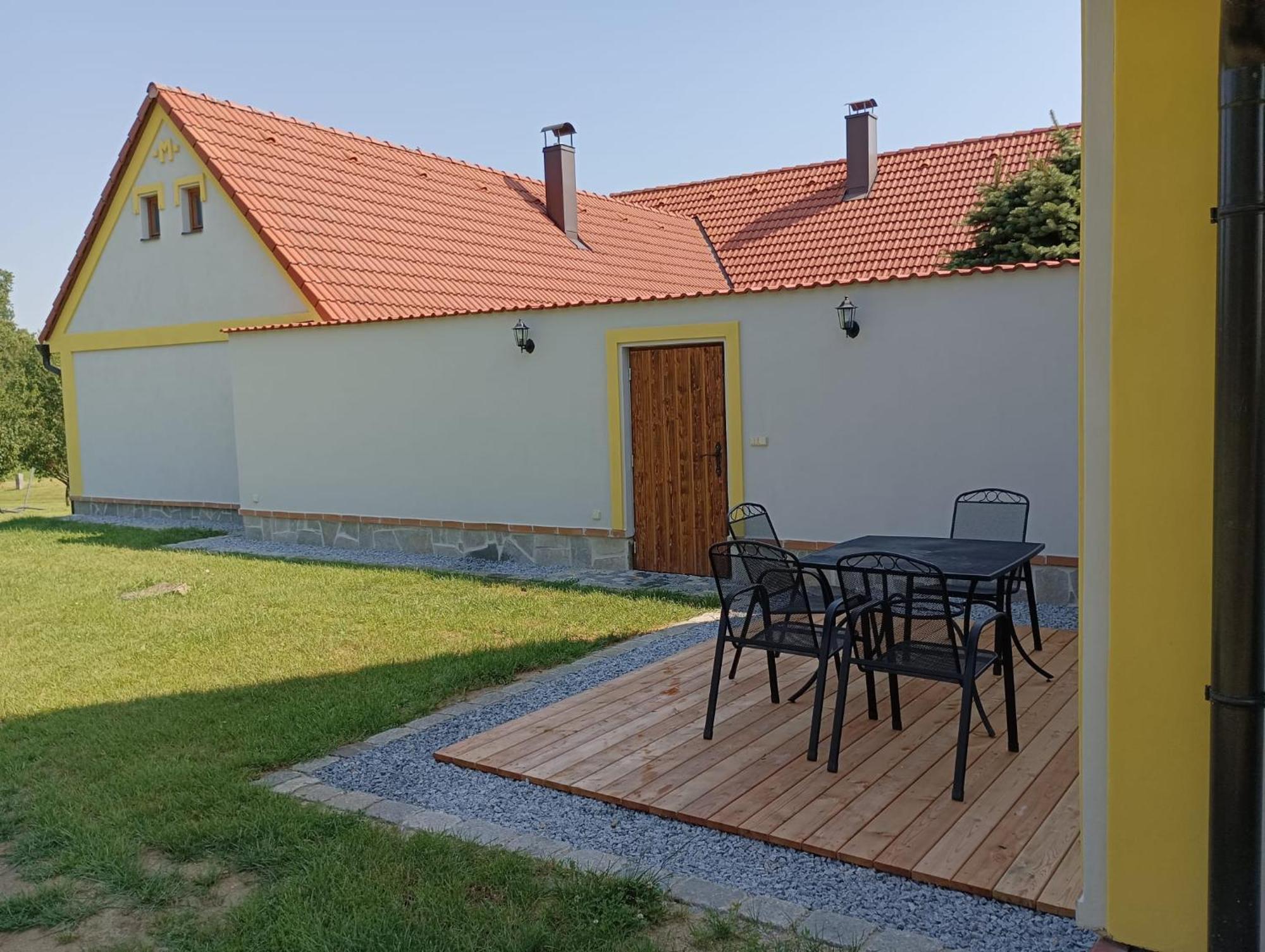 Apartman Na Statku Jílovice Dış mekan fotoğraf